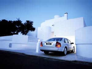 Volvo S80 Bi-Fuel 2004 года